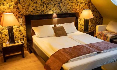 zimmer-curacau-bett-frontal-900x600-art-hotel-neckar_7530f018b7882c7918835dc061518467 zimmer-curacau-bett-frontal-900x600-art-hotel-neckar_7530f018b7882c7918835dc061518467