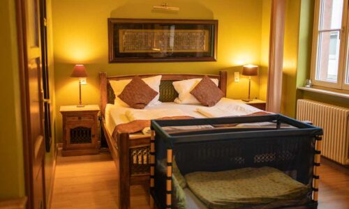 zimmer-namibia-bett-2-900x600-art-hotel-neckar_c00caf86d05807537997ee89ed2ba56b zimmer-namibia-bett-2-900x600-art-hotel-neckar_c00caf86d05807537997ee89ed2ba56b
