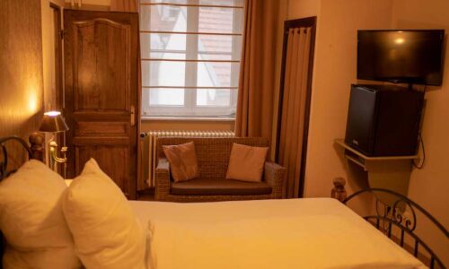 zimmer-panama-bett-900x600-art-hotel-neckar_ca8a4c14268fe76d5550f3030ffdd237 zimmer-panama-bett-900x600-art-hotel-neckar_ca8a4c14268fe76d5550f3030ffdd237