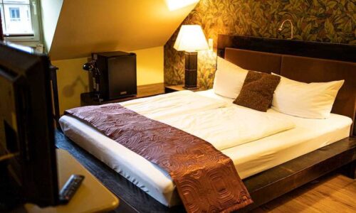 zimmer-st-lucia-bett-900x600-art-hotel-neckar_e29a1beb3e67fe51d77a5044ecba6995 zimmer-st-lucia-bett-900x600-art-hotel-neckar_e29a1beb3e67fe51d77a5044ecba6995